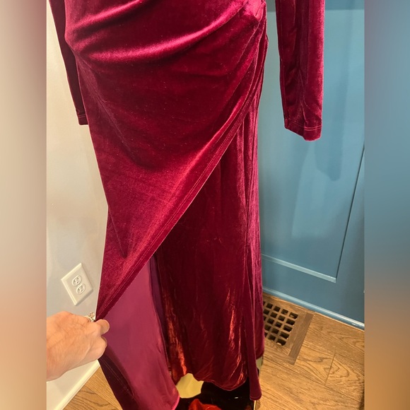 Beautiful burgundy/wine velvet like evening gown. New with tags. - Picture 3 of 8